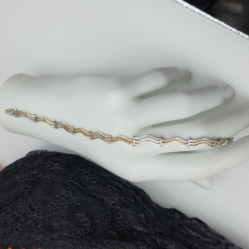 925 Sterling Silver & Gold Plated Wavy Two Tone Bracelet - Picture 10 of 11